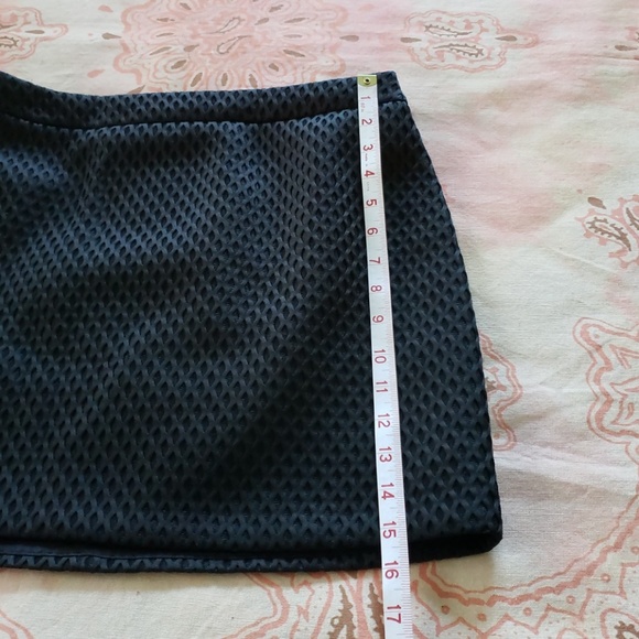 Express Black Miniskirt - Picture 5 of 7